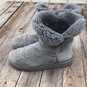 UGG Australia Baeily Button